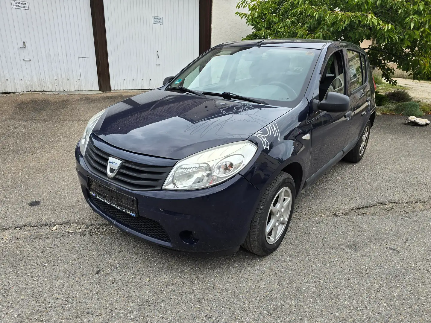 Dacia Sandero Basis Blau - 1