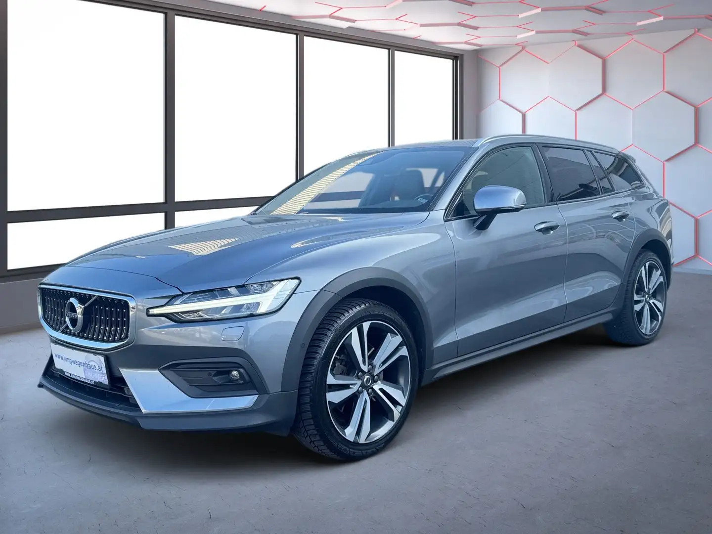 Volvo V60 Cross Country D4 AWD Pro Aut. NP 68.803.- Grau - 1
