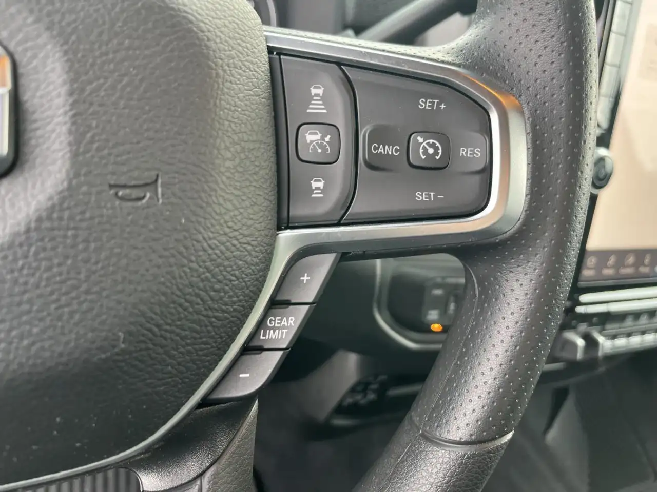 RAM 2500 снимка RAM 2500
