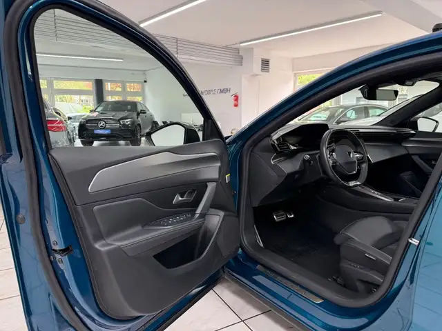 Peugeot 408 view 8