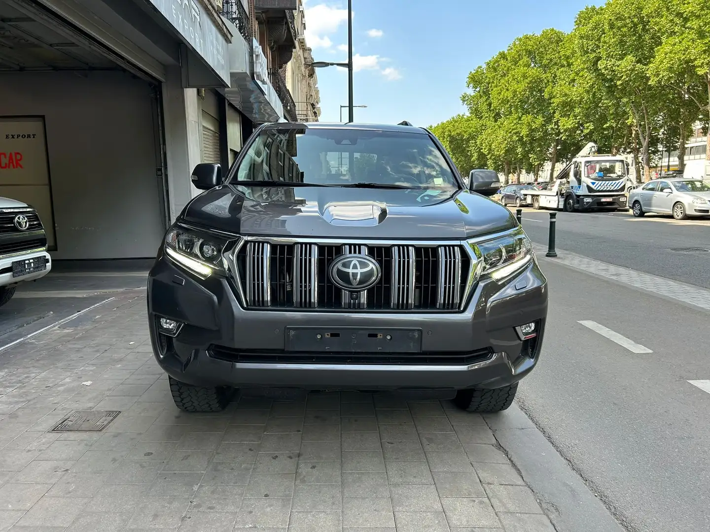 Toyota Land Cruiser Landcruiser 2.8D-4D Premium A/T Grau - 2