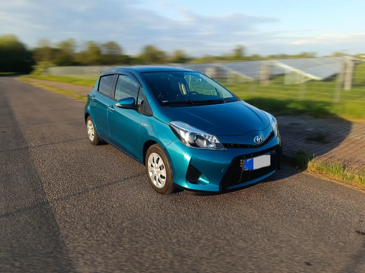 Toyota Yaris Hybrid*Kamera*Tempomat*Extras* Blau - 1