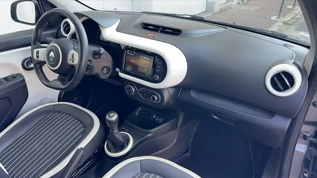 Renault Twingo view 10