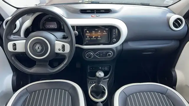 Renault Twingo view 11