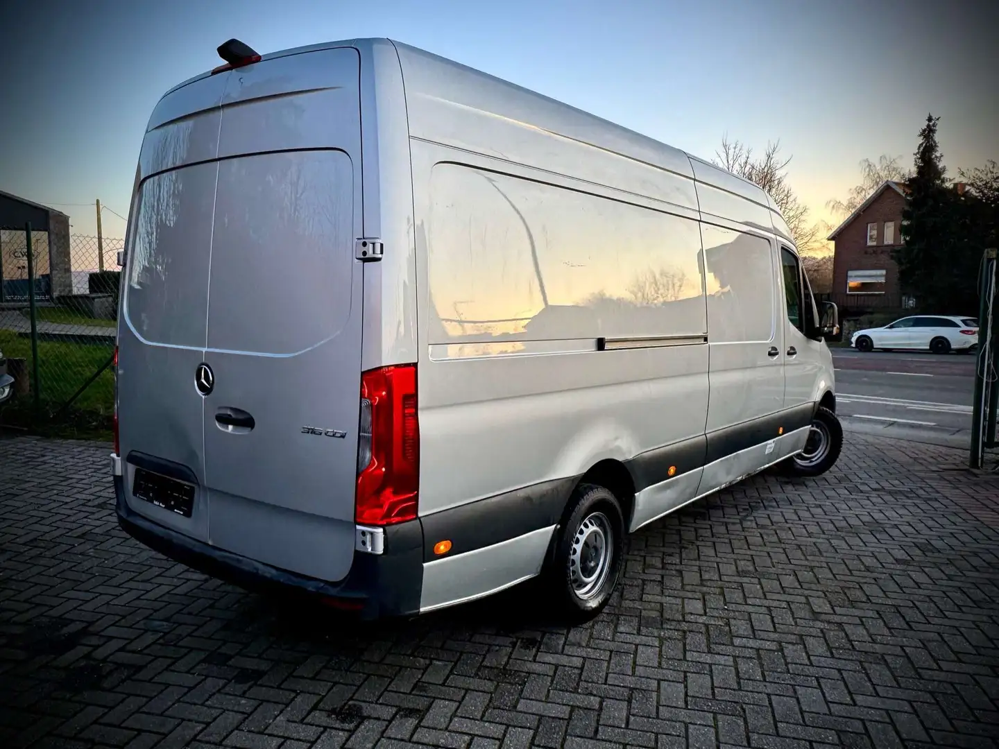 Mercedes-Benz Sprinter 316 CDI FOURGON FRIGORIFIQUE NÉGATIF 24380 Euros Gris - 2