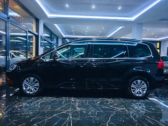 Volkswagen Sharan Comfortline BMT PANO SHZ MFL 7-SITZE