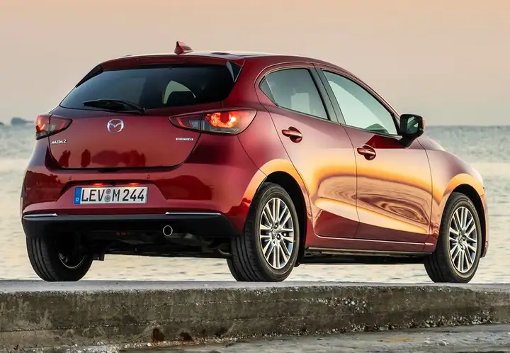 Mazda Mazda2 2 GE 1.5 MT Luxury 2017, foto 8