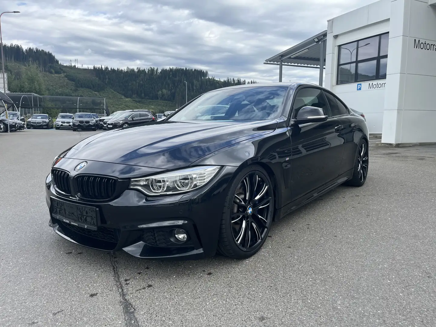 BMW 440 440i Coupe M Sport Aut. Schwarz - 2