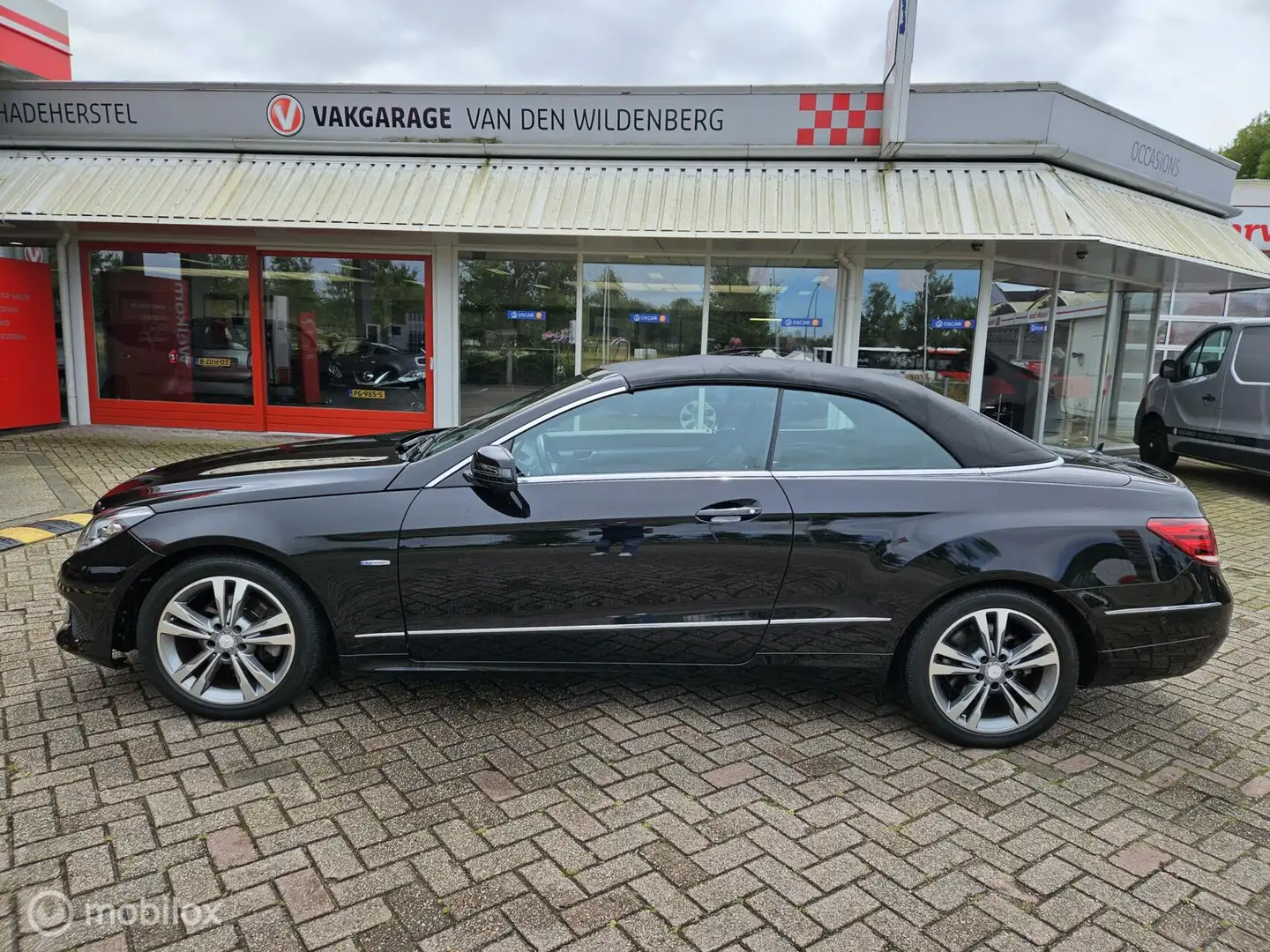 Mercedes-Benz E 200 Cabrio Ambition Zwart - 2