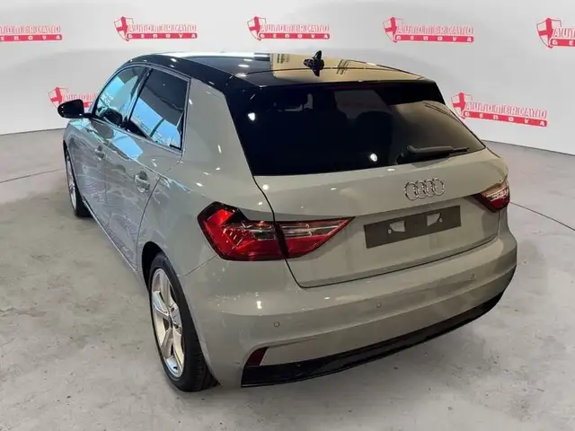Audi A1 view 3