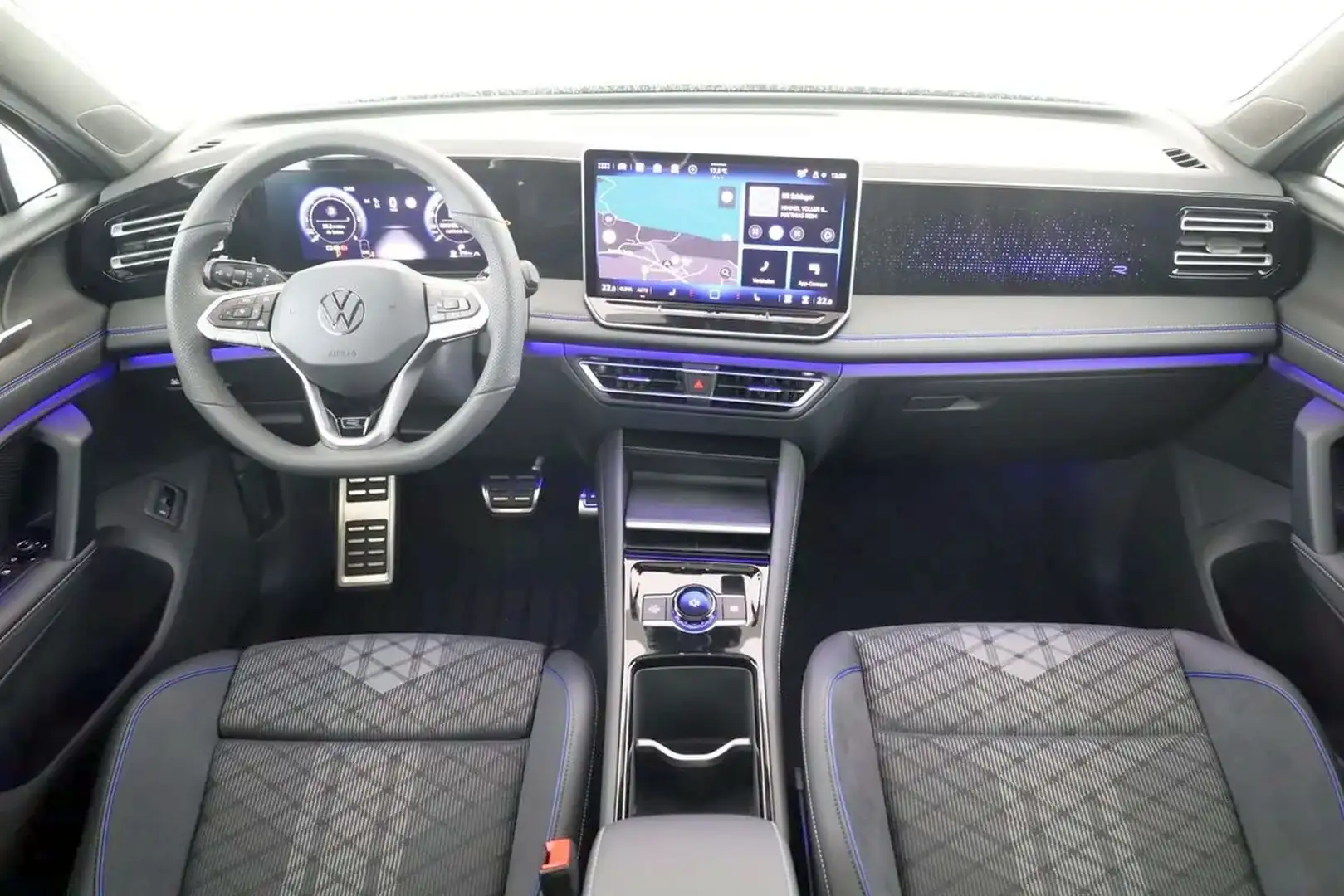 Volkswagen Tiguan 2.0 TDI DSG 4M R-Line Black|PanoD|StandHz Gris - 2