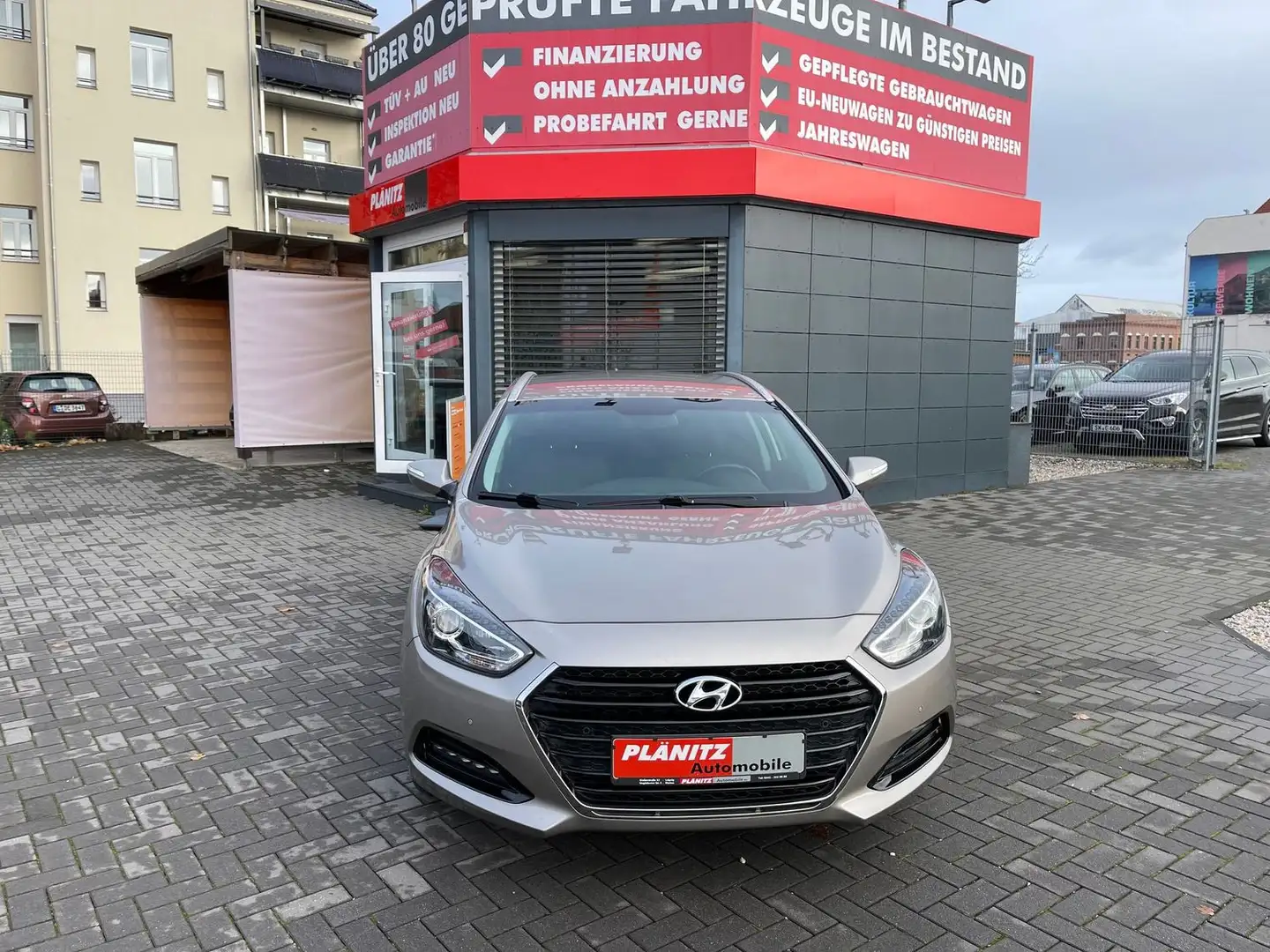 Hyundai i40 blue Trend/Navi/DAB/Tempomat/Bluetooth/Sitzheizung Beige - 1