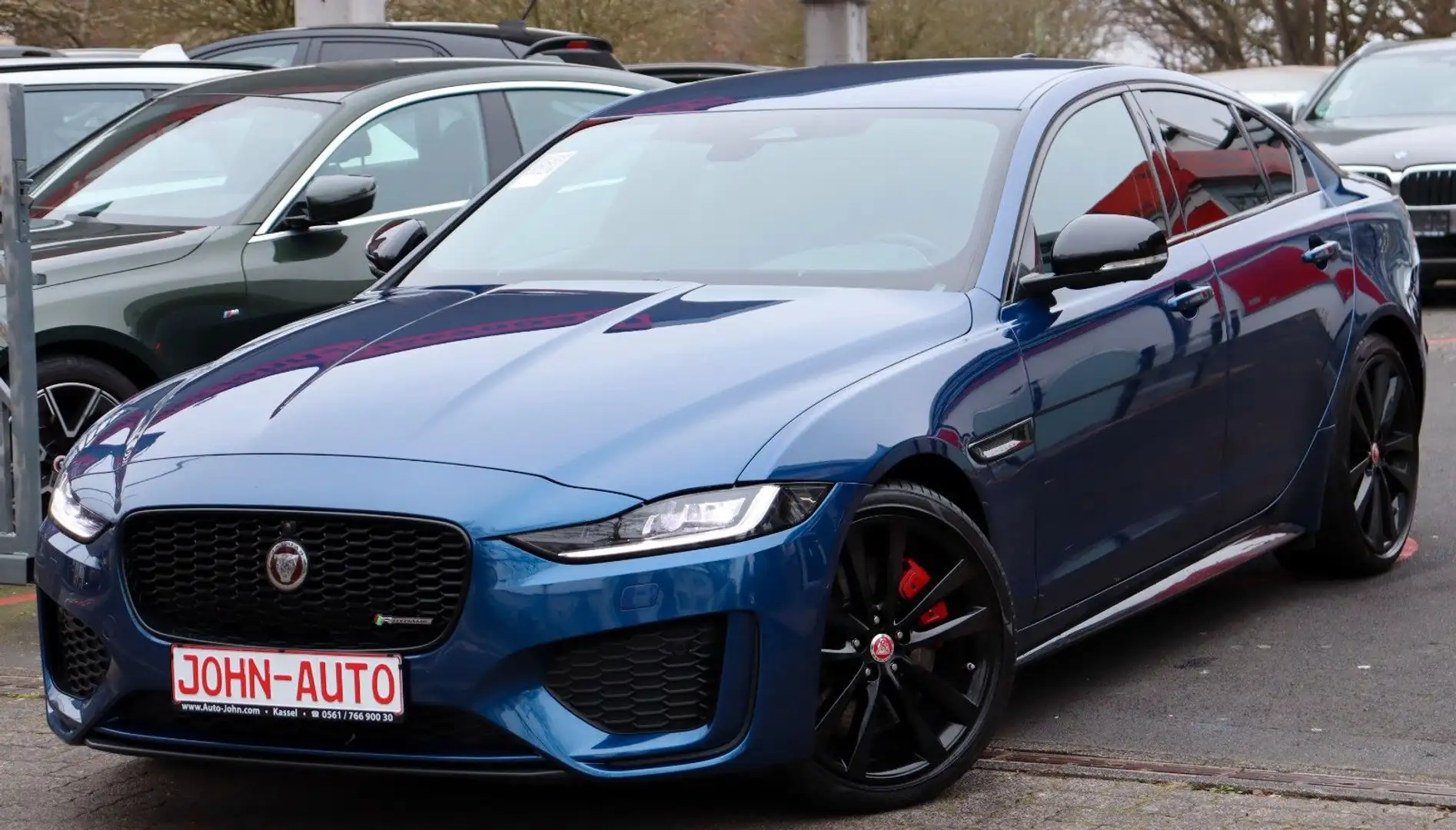 Jaguar XE R-Dynamic Black AWD *1.Hd*Leder*AHK*8 Räder* Blu/Azzurro - 1