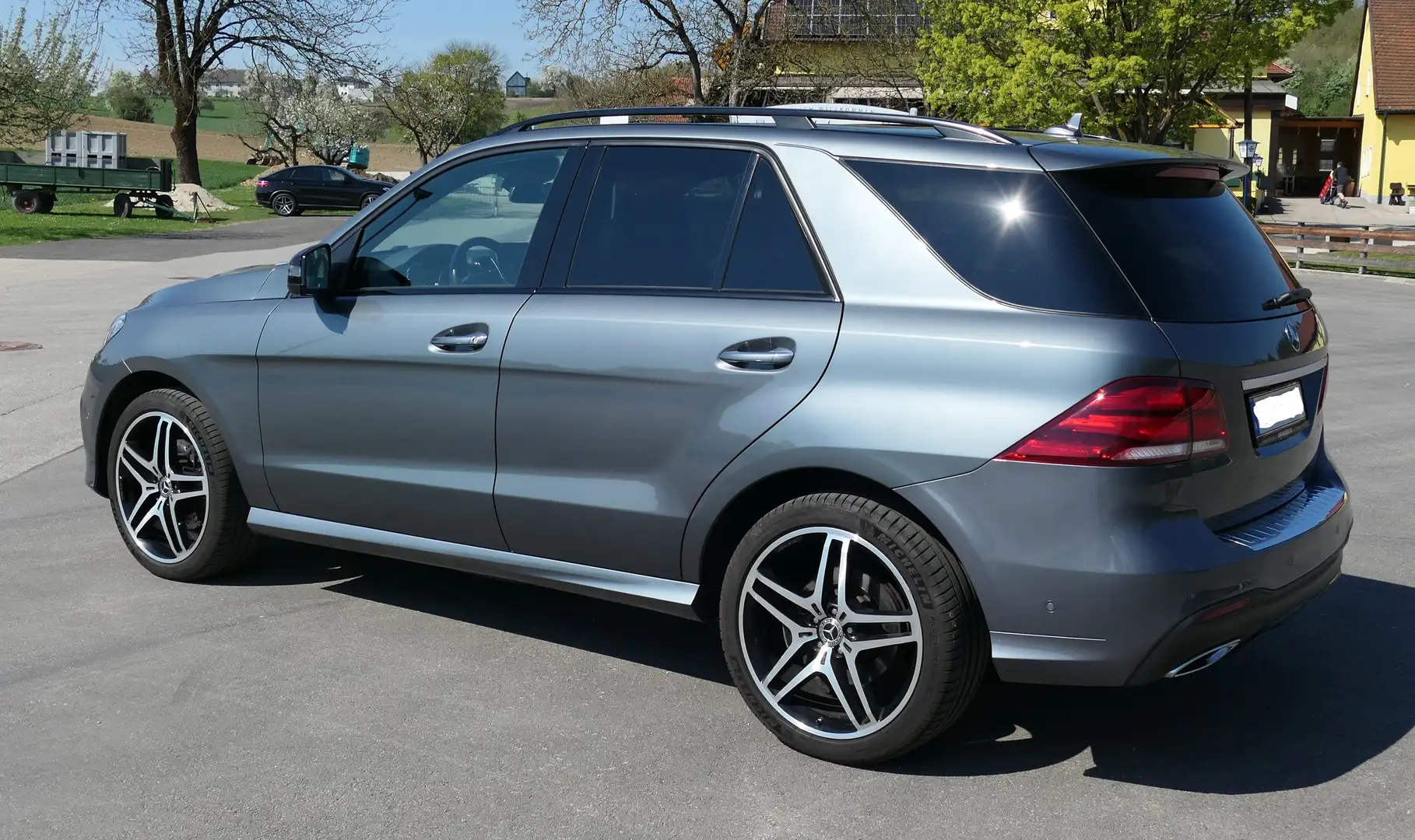 Mercedes-Benz GLE 350 GLE 350 d 4Matic Aut. Grau - 2