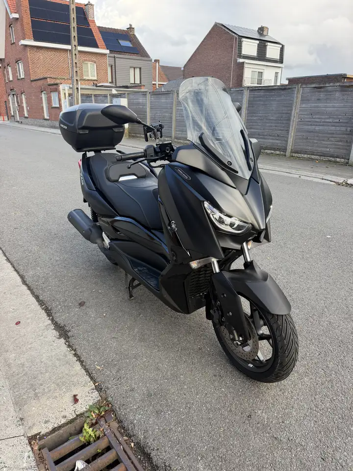 Yamaha X-Max 125