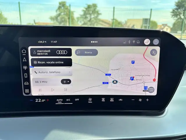 Audi Q3 view 11