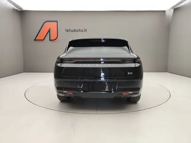 Leapmotor B05 view 8