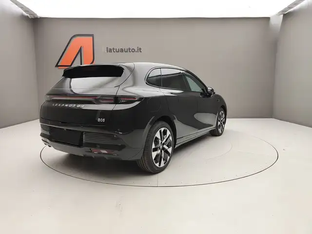 Leapmotor B05 view 9