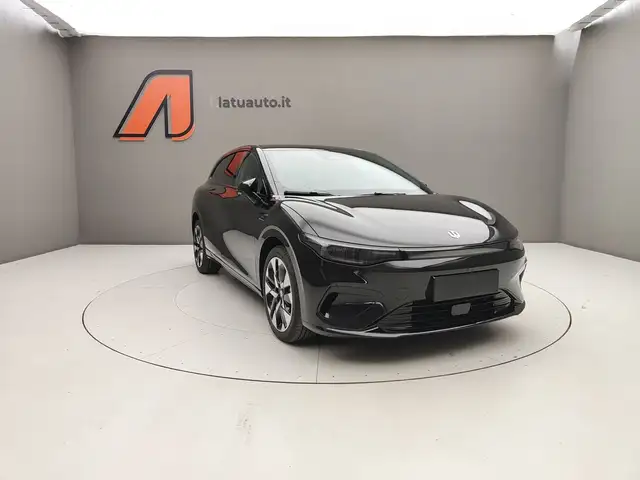 Leapmotor B05 view 5