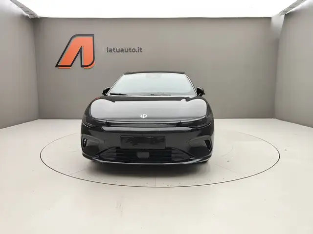 Leapmotor B05 view 4