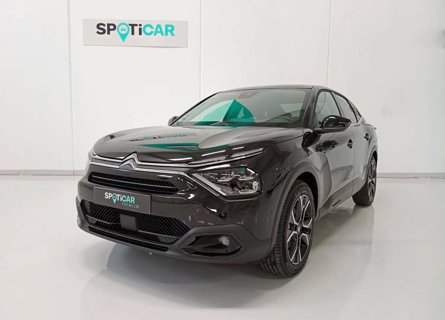Citroen C4 X Eléctrico Shine 100kW Zwart - 1
