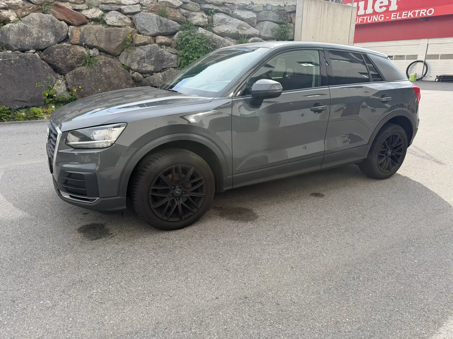 Audi Q2 Q2 30 TFSI Grau - 2