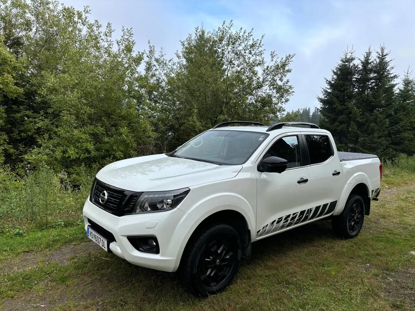 Nissan NP300 Navara NP300 N-Connecta Doppelkabine 2,3L TD Weiß - 1