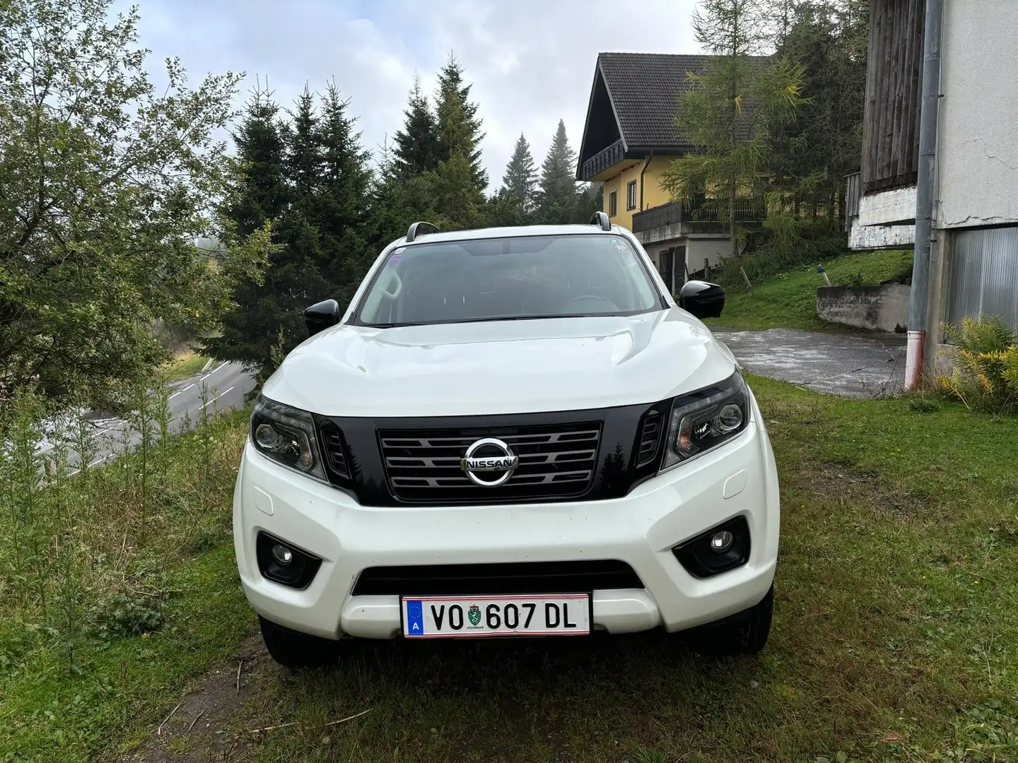 Nissan NP300 Navara NP300 N-Connecta Doppelkabine 2,3L TD Weiß - 2