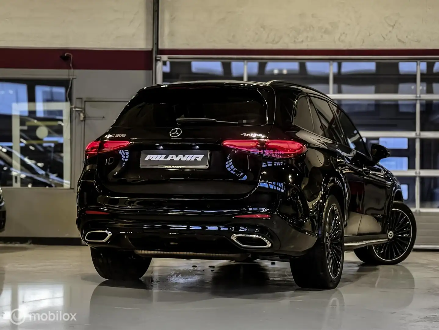 Mercedes-Benz GLC 300 4MATIC AMG Line|Pano|Memory|Burmester Schwarz - 2
