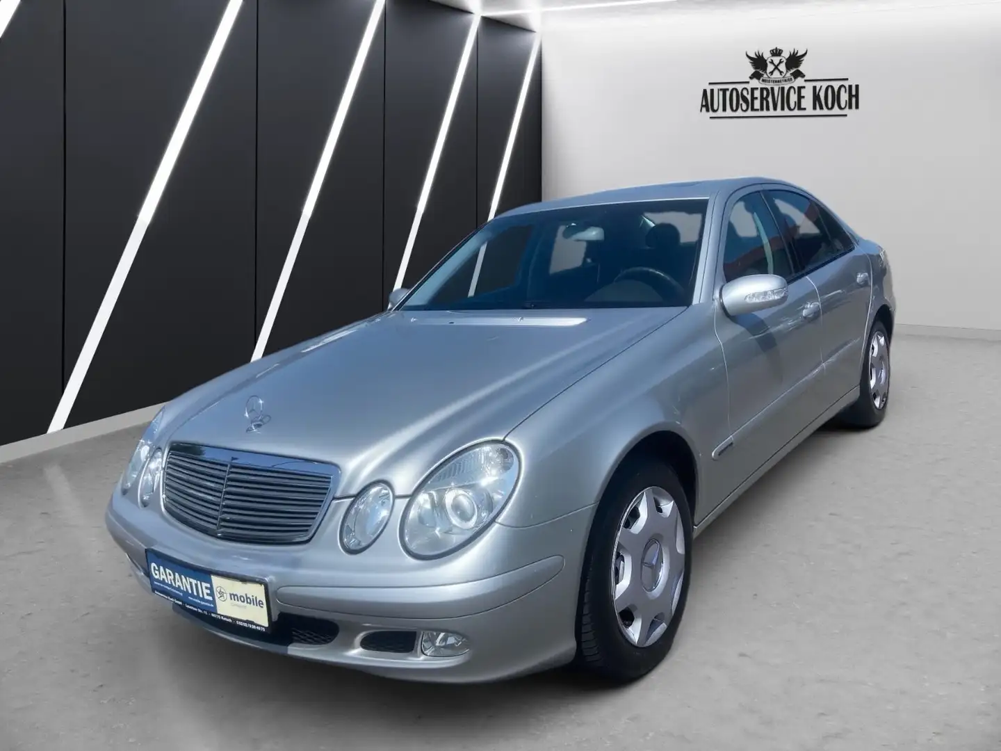 Mercedes-Benz E 200 E -Klasse Lim. E 200 Kompressor Finan Srebrny - 2