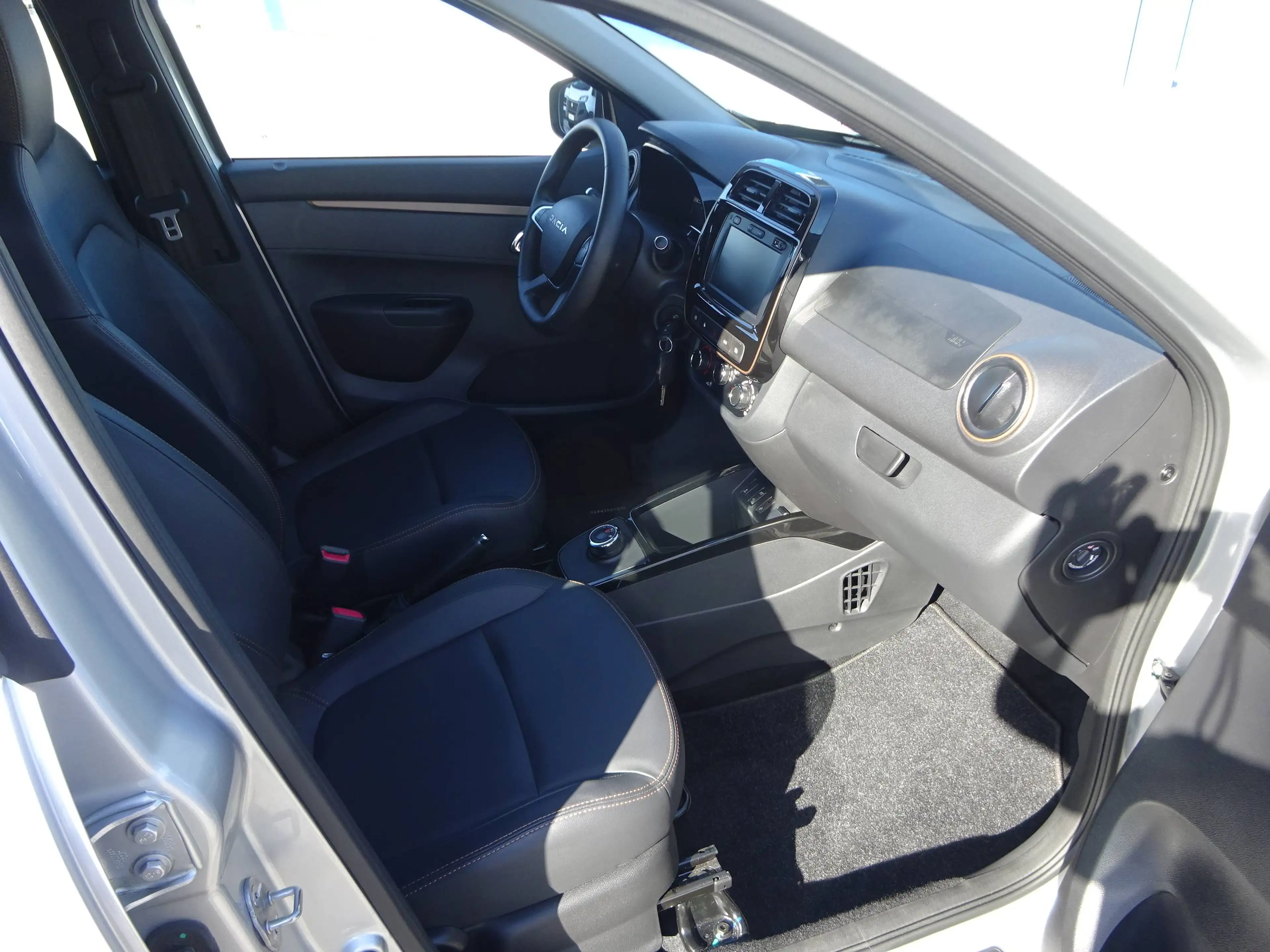 Dacia Spring Extreme 65 Electric Klima Navi Kamera TÜV+KD neu Garantie MwSt — photo 11