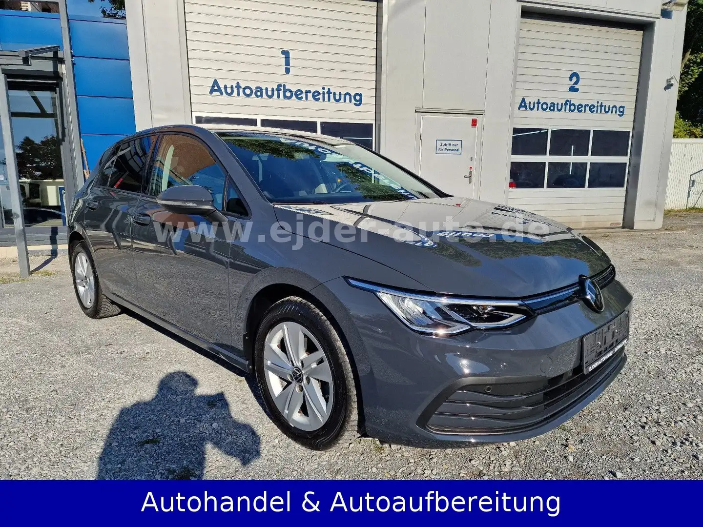 Volkswagen Golf VIII 1.5 Life **ALLE INSPEKTIONEN BEI VW** Gris - 2