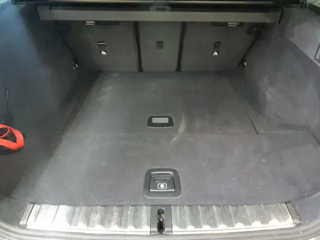 BMW 3 Series view 15