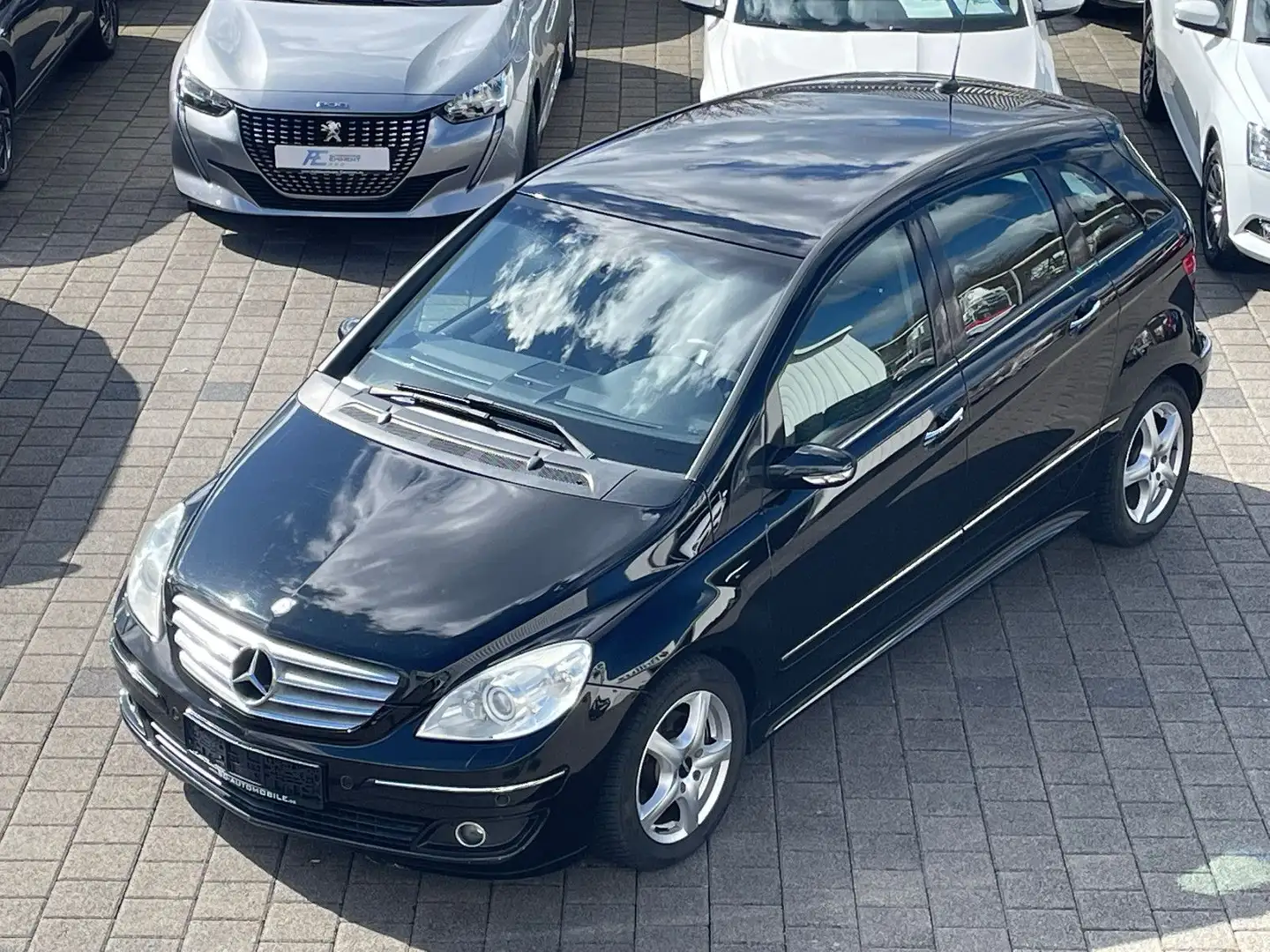 Mercedes-Benz B 200 CDI Sportstourer Autom.*Leder*Navi* Zwart - 1
