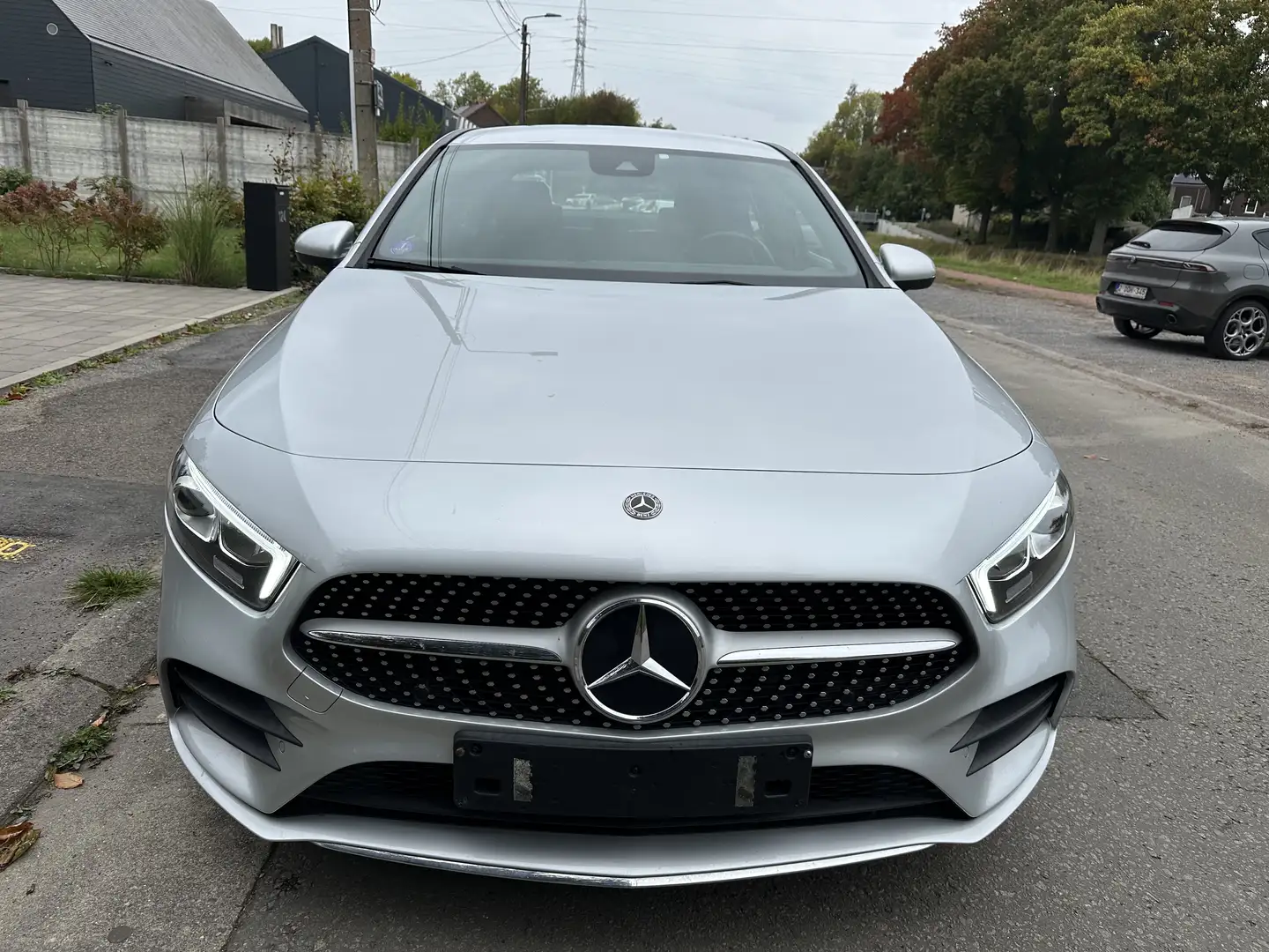Mercedes-Benz A 180 A 180 Business Solution AMG line 49000km Garantie Silber - 2