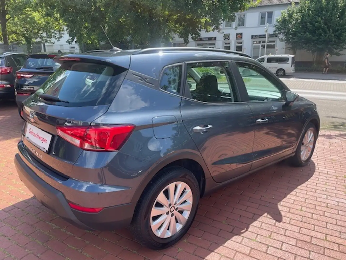 SEAT Arona Style 1,0TSI *Navi*DAB*CarPlay*Alu* Gris - 2