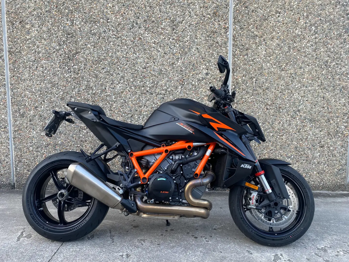 KTM 1390 Super Duke R R Negro - 1