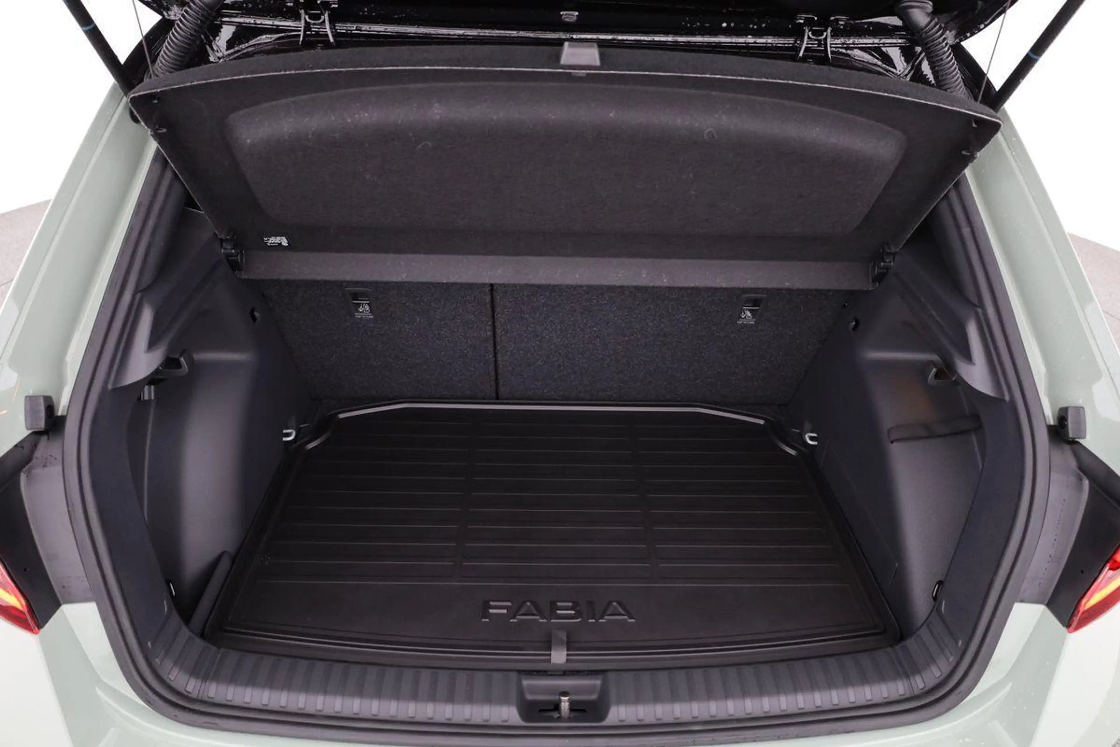 Skoda Fabia Monte Carlo 1.5 TSI DSG Carlo, Ladeboden, LED, ... — photo 12