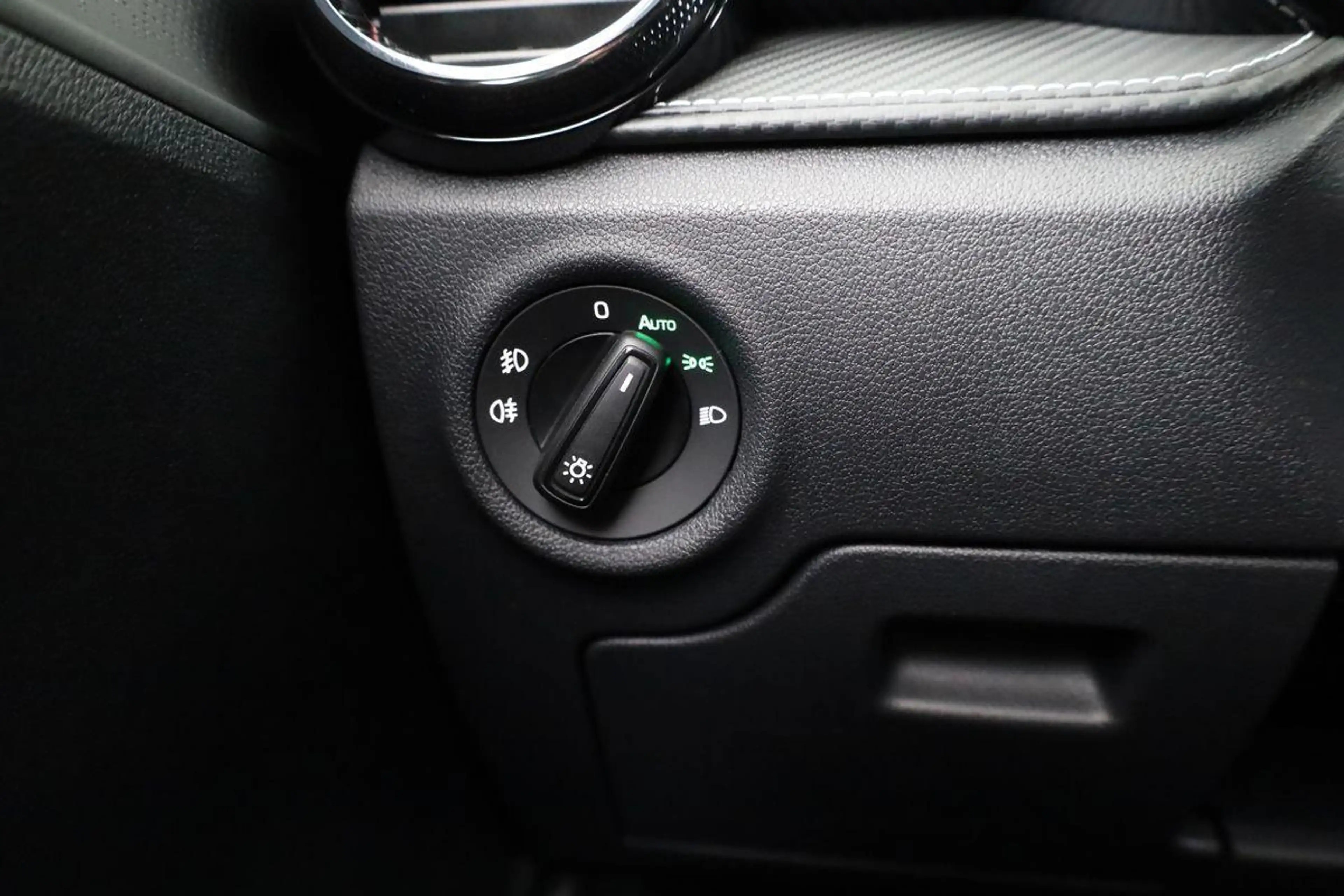 Skoda Fabia Monte Carlo 1.5 TSI DSG Carlo, Ladeboden, LED, ... — photo 8