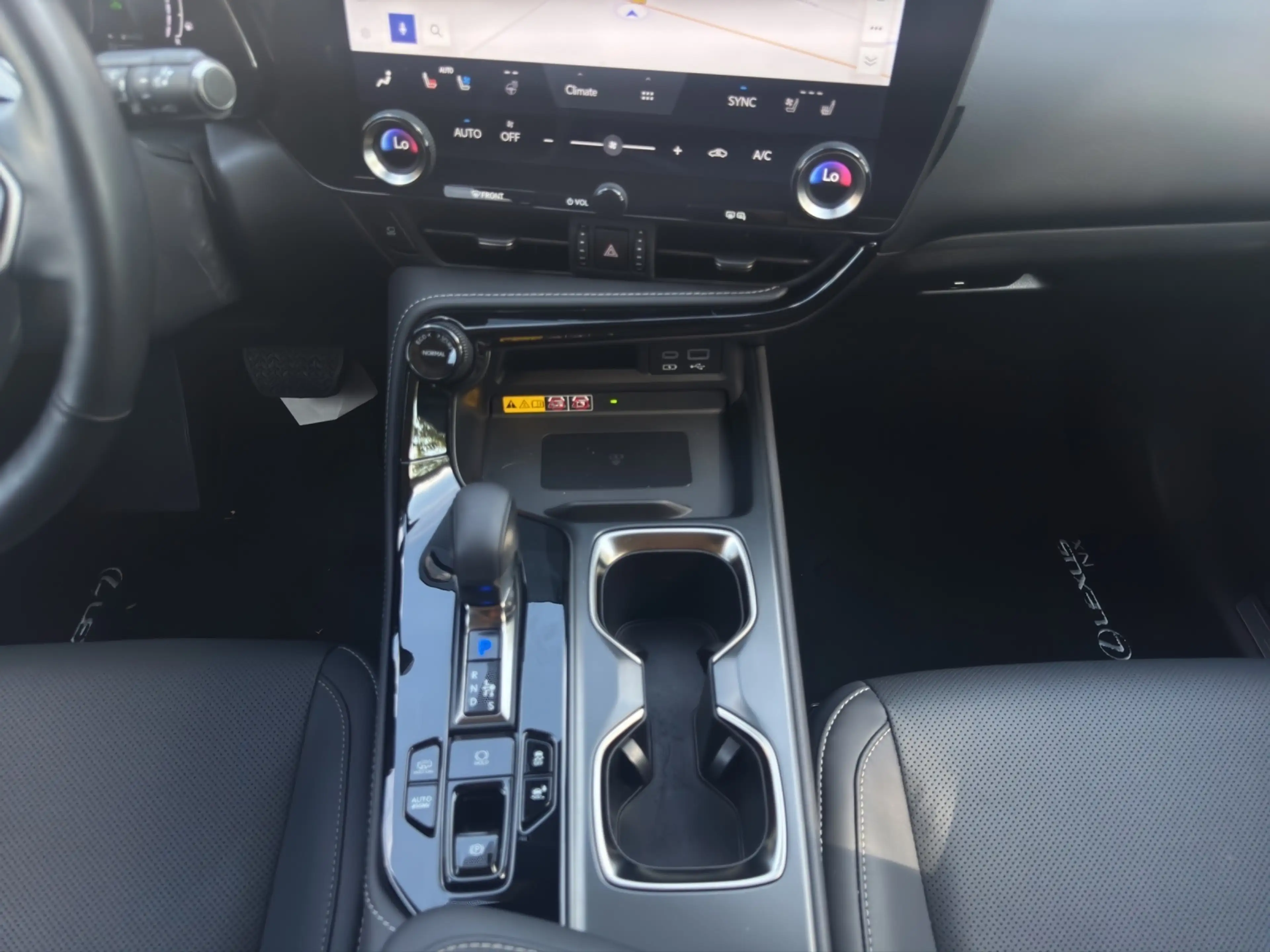Lexus NX 450h+ 450 h+ E-Four Luxury, AHK — photo 14