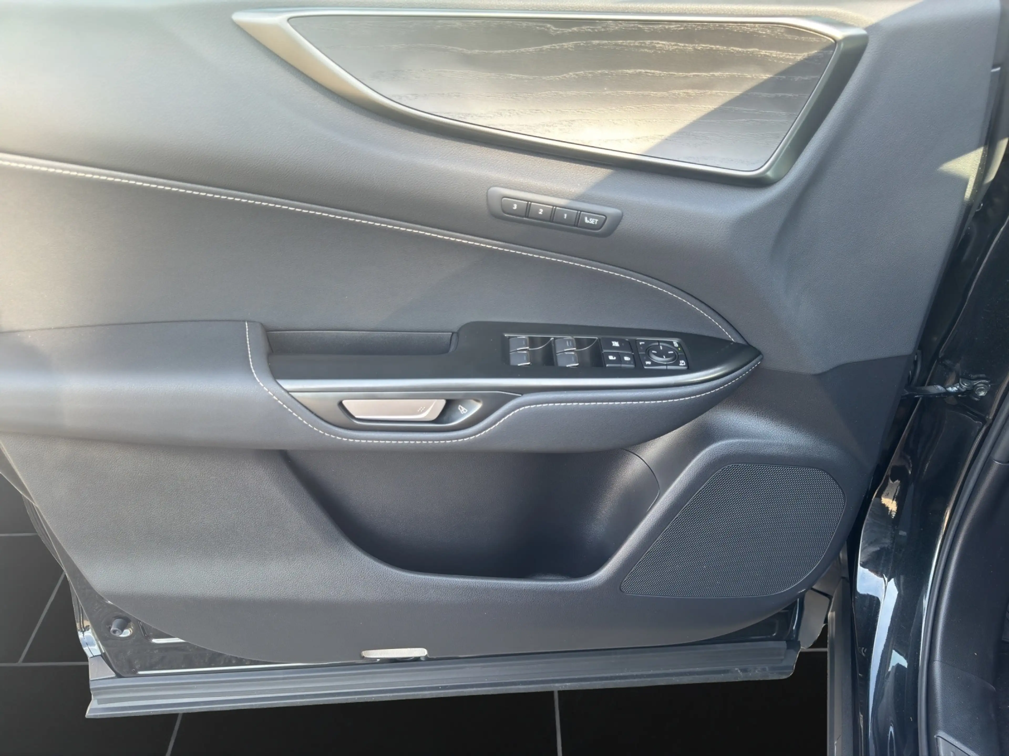 Lexus NX 450h+ 450 h+ E-Four Luxury, AHK — photo 12