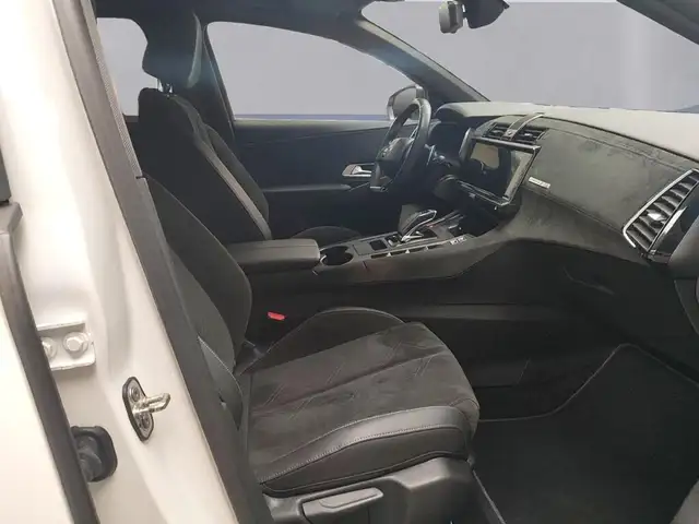 DS Automobiles DS 7 Crossback view 14