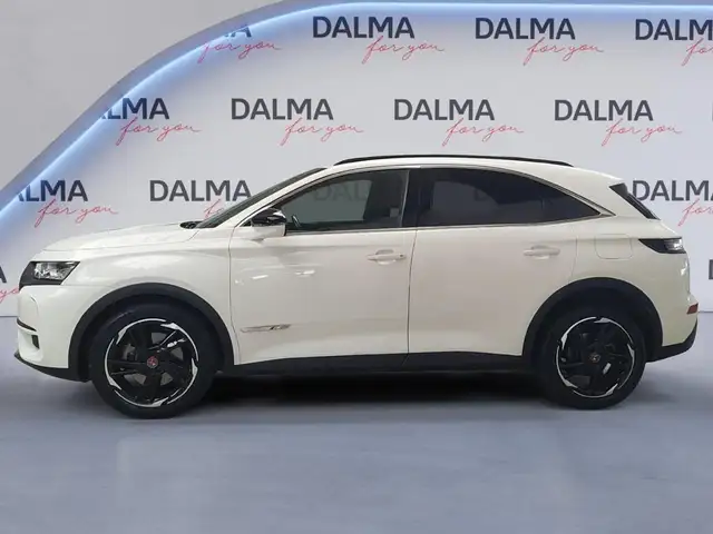DS Automobiles DS 7 Crossback view 2