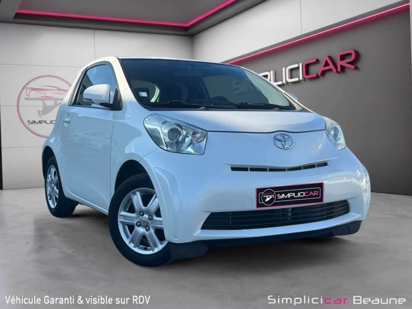 Toyota iQ 68 VVT-i Bianco - 1