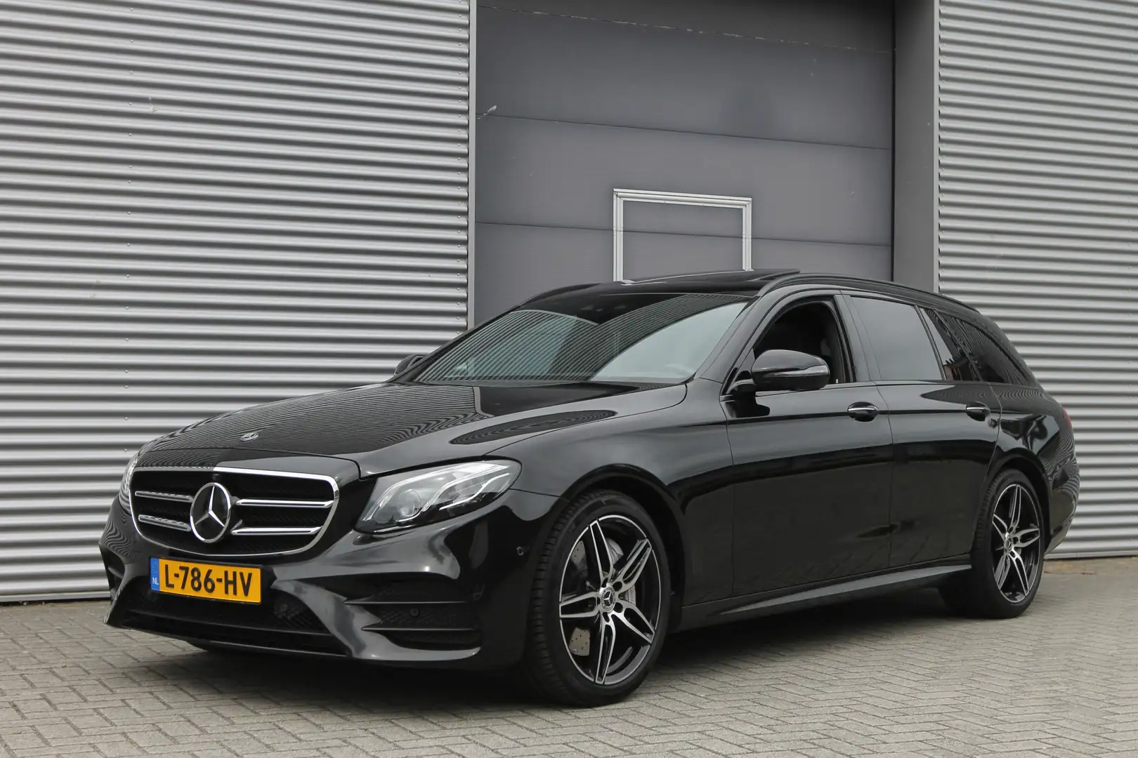 Mercedes-Benz E 450 Estate 4Matic Premium Plus I Aut. I Leder I Schuif Schwarz - 1