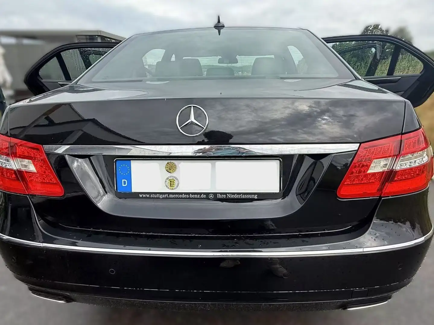 Mercedes-Benz E 250 E 250 CDI DPF BlueEFFICIENCY 7G-TRONICAvantgarde Negru - 2