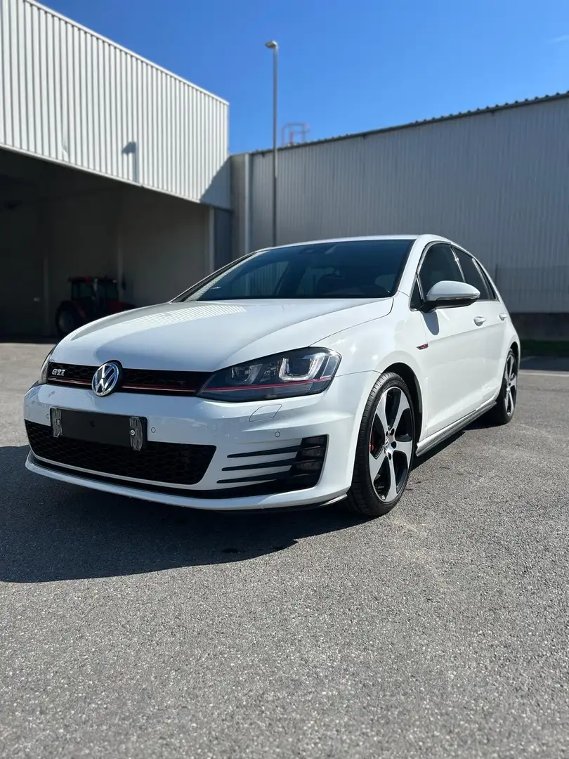 Volkswagen Golf GTI 2,0 TSI Performance - 1