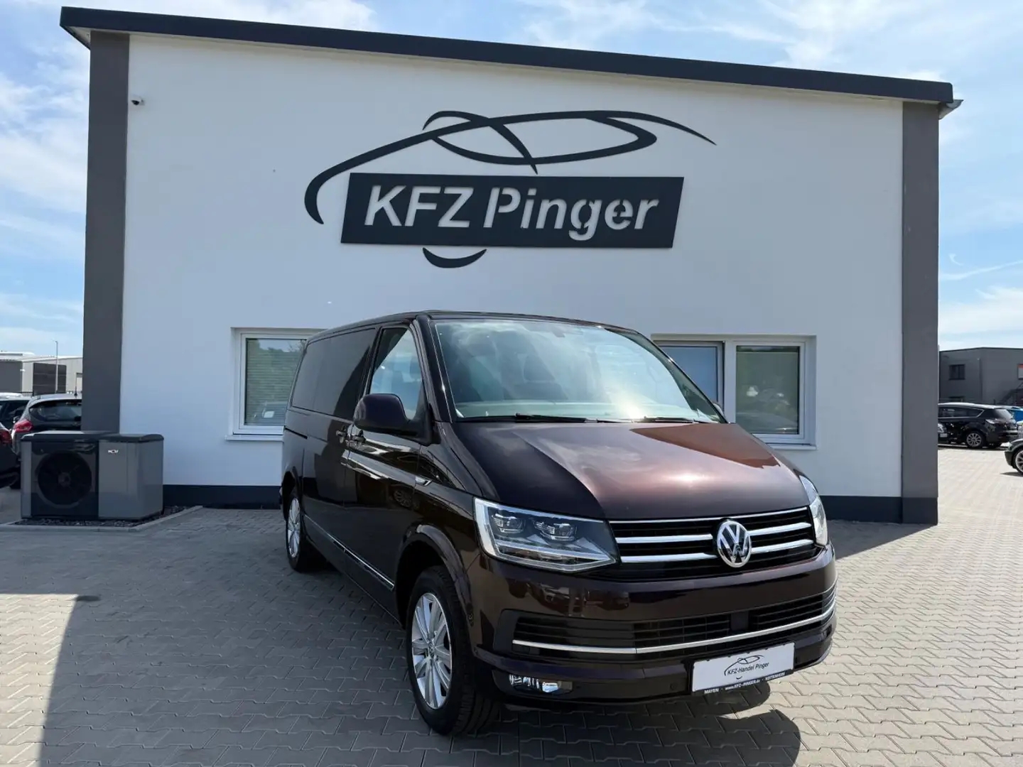 Volkswagen T6 Transporter Bus Multivan Generation Six Schwarz - 1