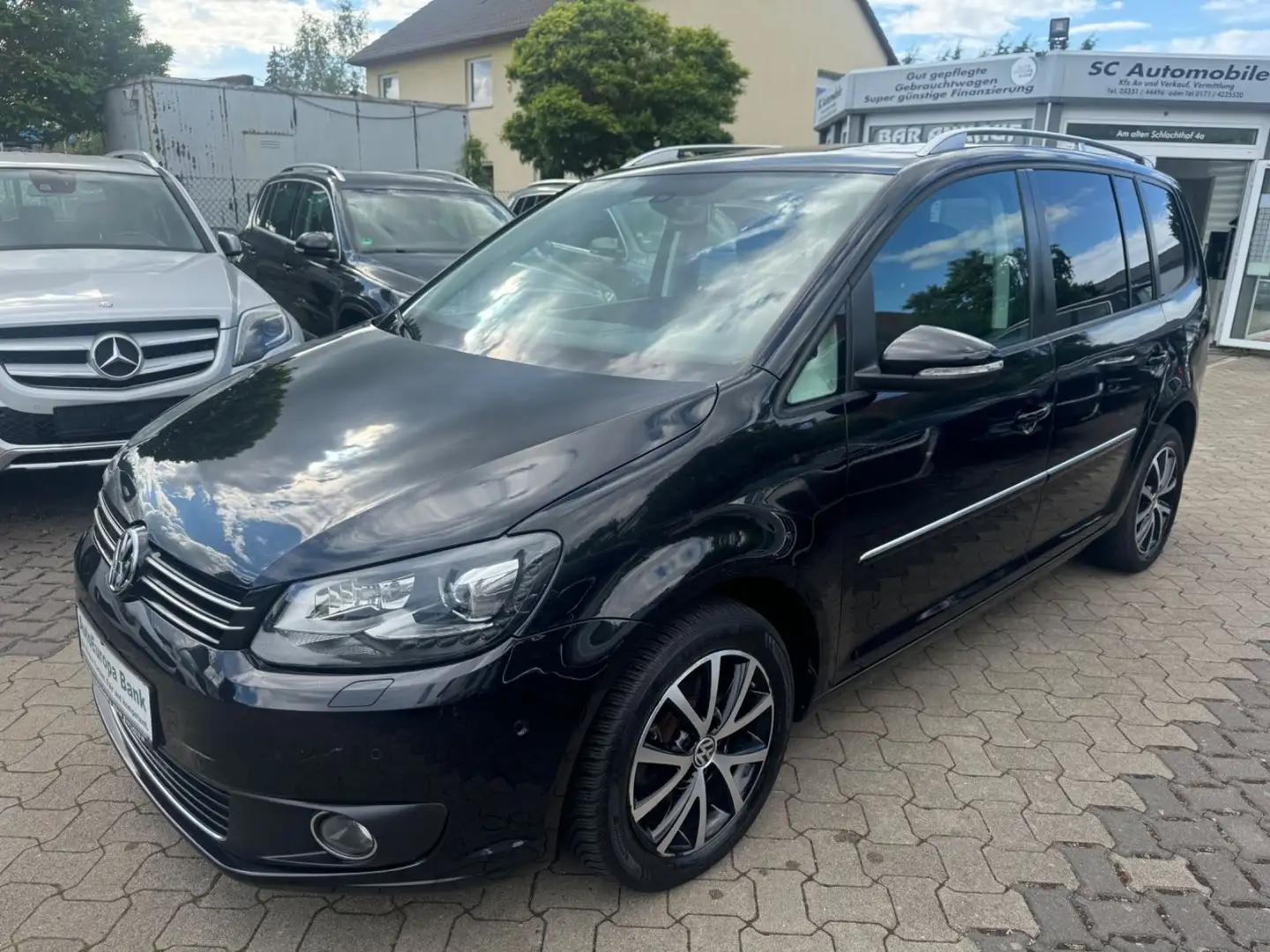 Volkswagen Touran Highline 2,0 TDI DSG BMT Schwarz - 1