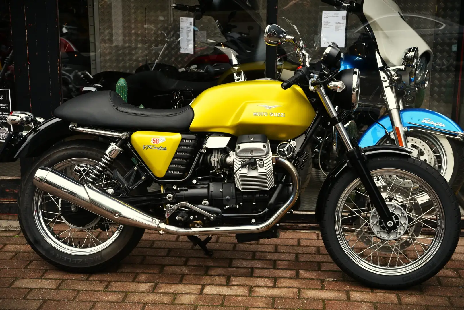 Moto Guzzi V 7 CAFE CLASSIC ***MOTO VERTE*** Amarillo - 2